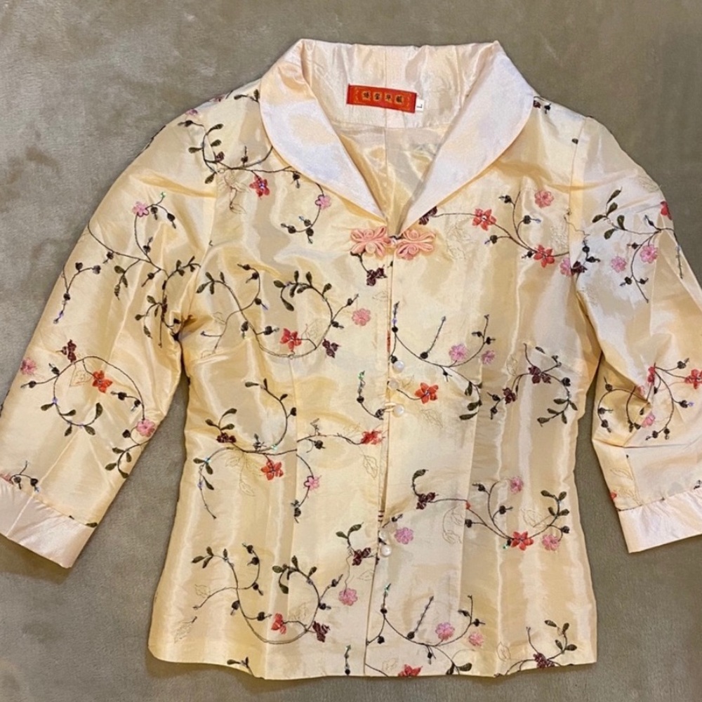 Floral Quarter Sleeve Top W/ Padded Shoulders